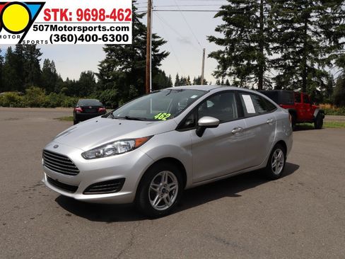 Used 2019 Ford Fiesta SE FWD image 2