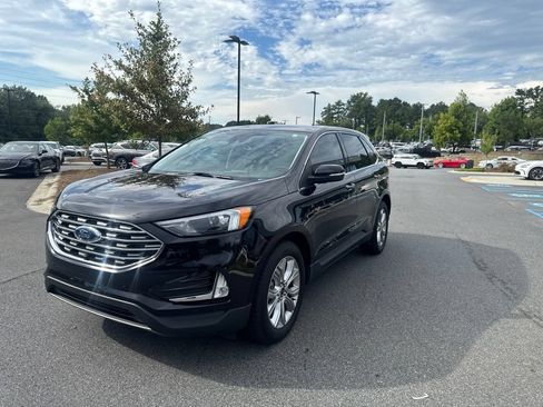 Used 2024 Ford Edge Titanium AWD/4WD image 3