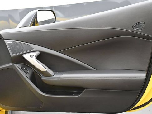 Used 2016 Chevrolet Corvette Stingray Convertible RWD image 22