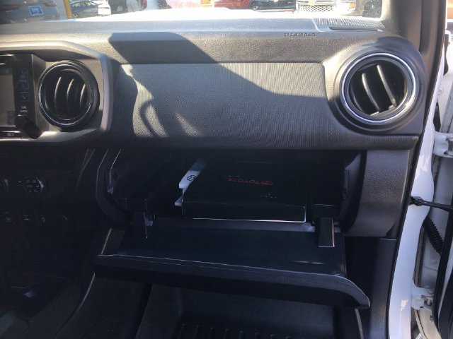 Used 2018 Toyota Tacoma TRD Sport RWD image 34