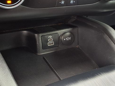 Used 2025 Ford Escape ST-Line AWD/4WD image 11