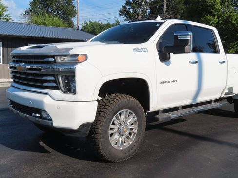 Used 2022 Chevrolet Silverado 3500 High Country w/ Safety Package II AWD/4WD image 10