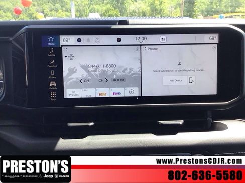 Used 2024 Jeep Wrangler Unlimited Rubicon 4xe AWD/4WD image 19