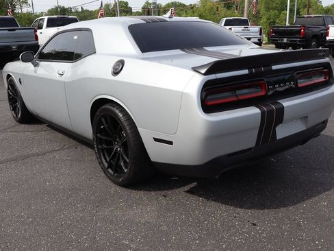 Used 2023 Dodge Challenger SRT Hellcat w/ Driver Convenience Group RWD image 3