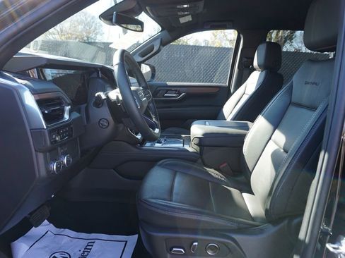 Used 2025 GMC Yukon Denali image 9
