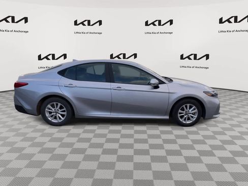 Used 2025 Toyota Camry LE image 9