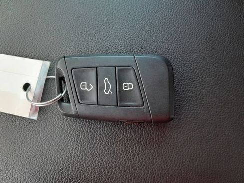 Used 2018 Volkswagen Atlas SE AWD/4WD image 10