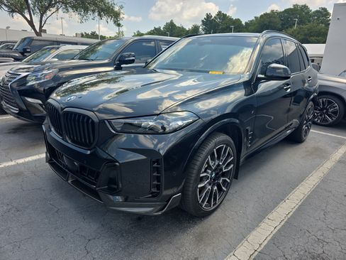 Used 2024 BMW X5 sDrive40i w/ M Sport Package RWD image 3