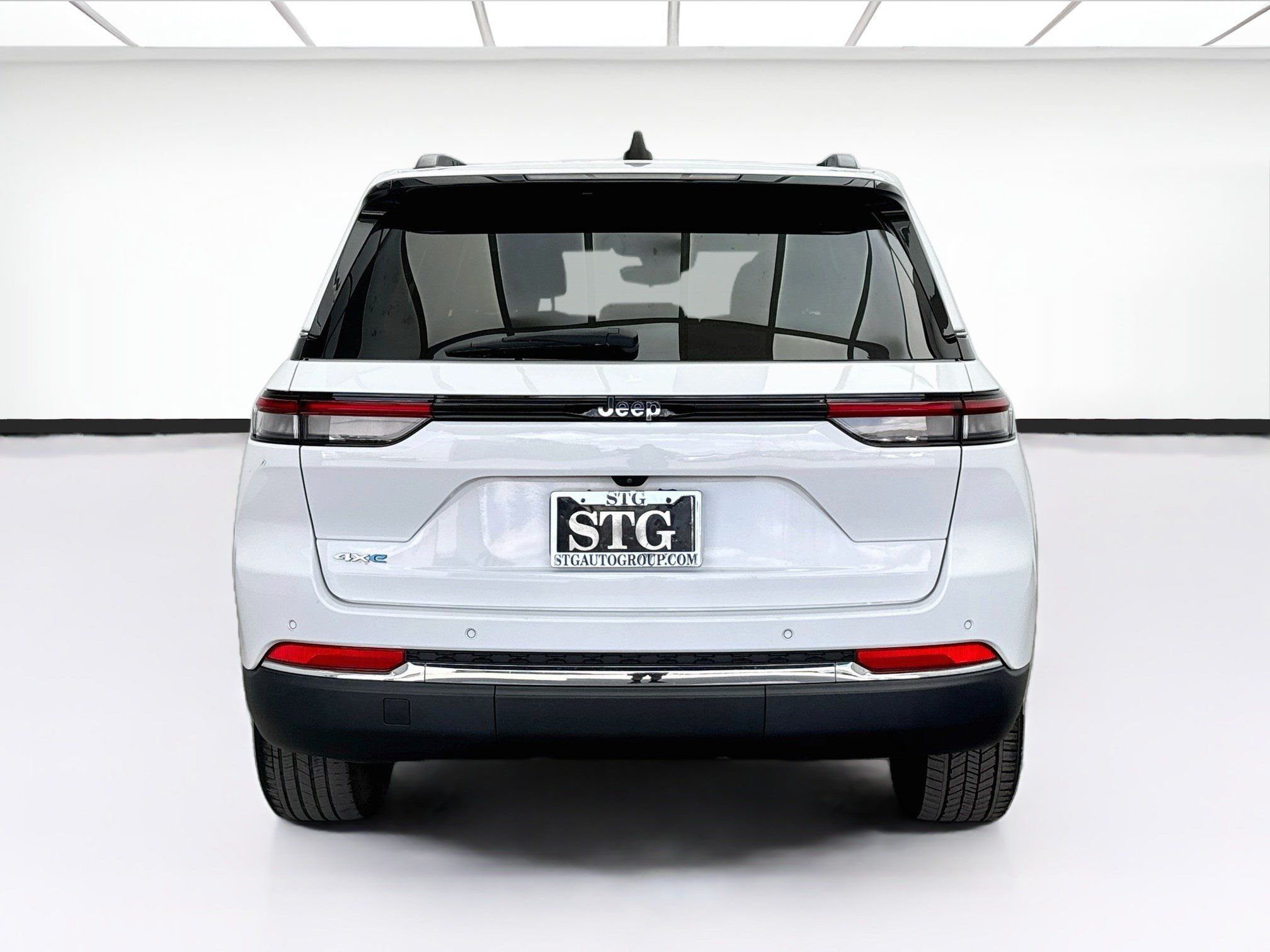 Used 2023 Jeep Grand Cherokee 4WD 4xe image 5