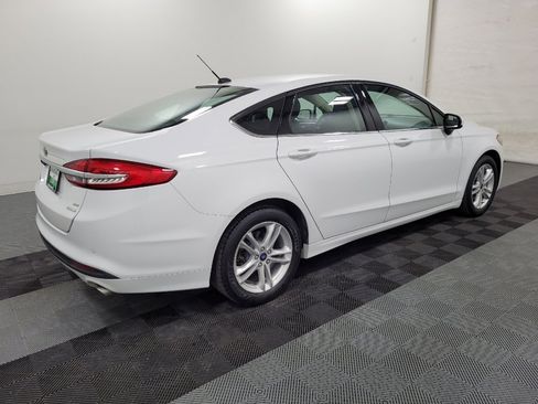 Used 2018 Ford Fusion SE w/ Fusion SE Technology Package image 10