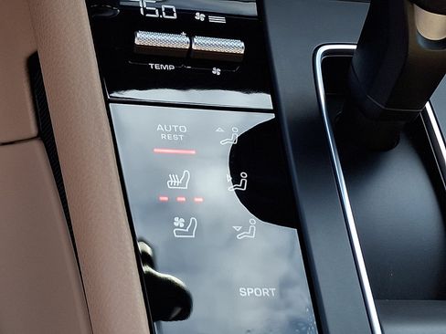 Used 2023 Porsche Macan image 26