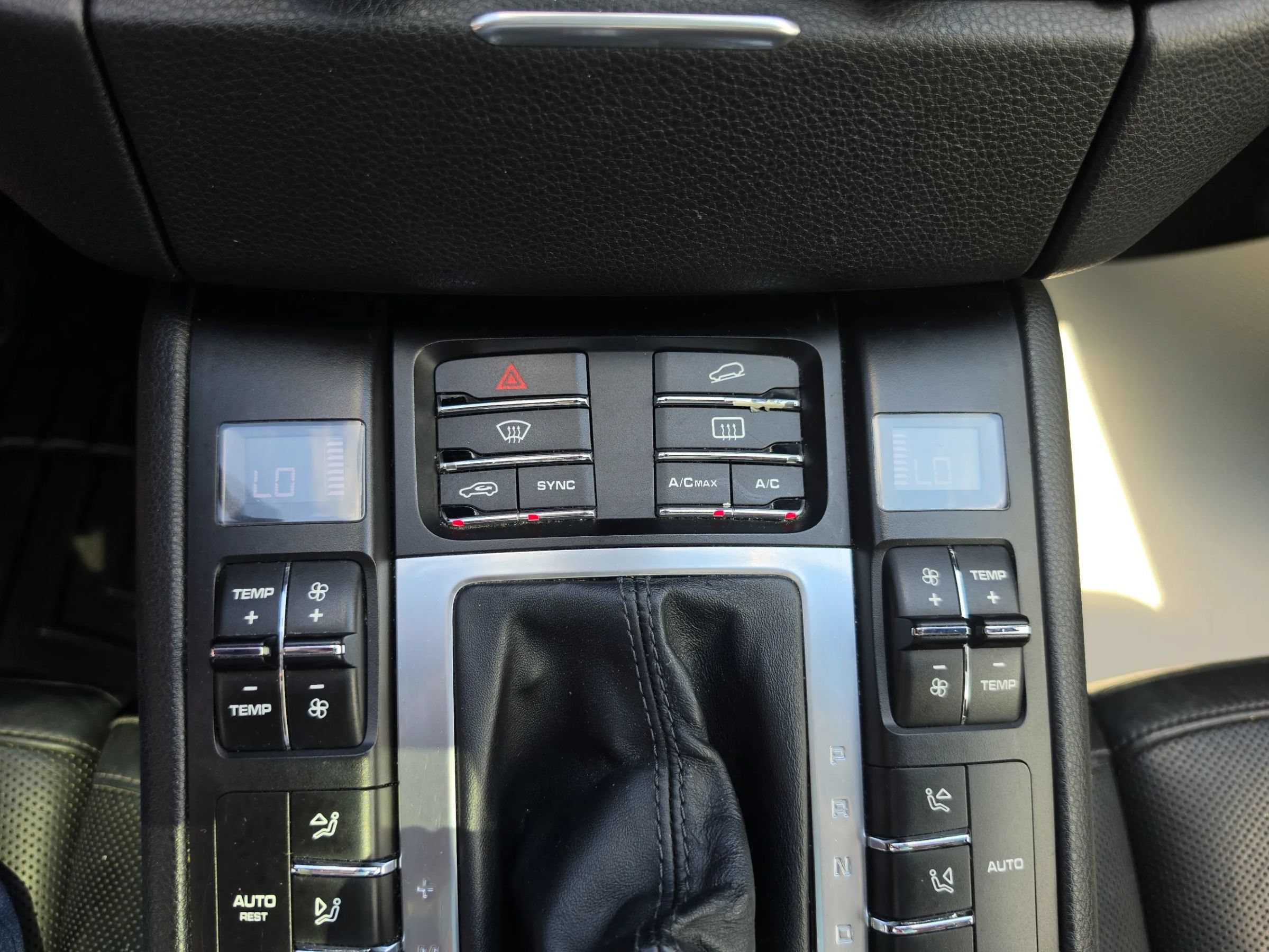 Used 2017 Porsche Macan AWD/4WD image 23