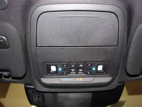 Used 2020 Ford Explorer Limited RWD image 26