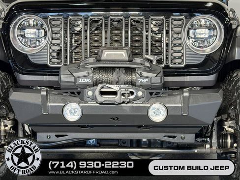 Used 2025 Jeep Wrangler Unlimited Rubicon 4xe w/ Safety Group AWD/4WD image 5