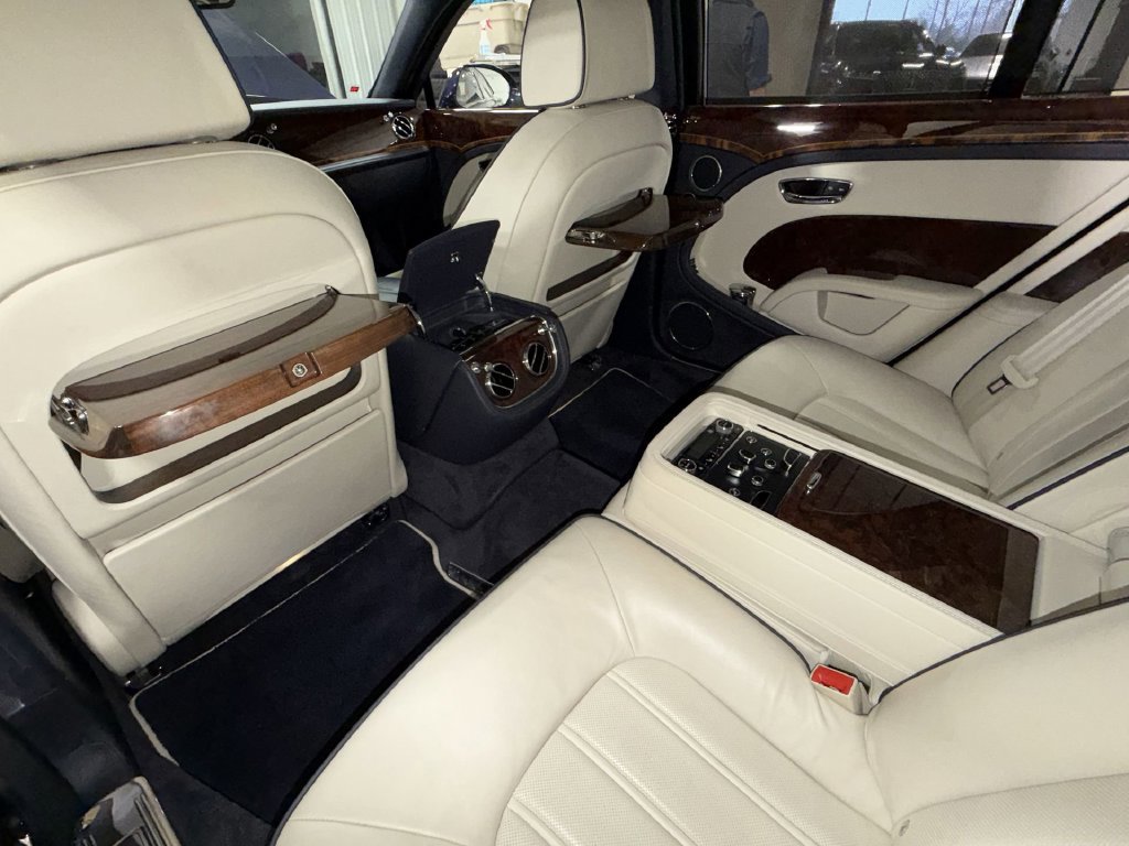 Used 2016 Bentley Mulsanne RWD image 27