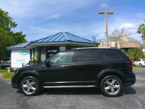 Used 2017 Dodge Journey Crossroad FWD image 10