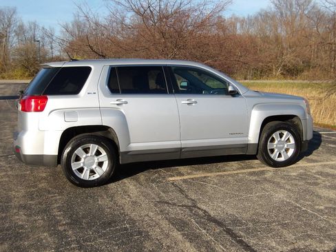 Used 2011 GMC Terrain SLE image 11