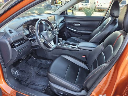 Used 2023 Nissan Sentra SR w/ SR Premium Package image 17