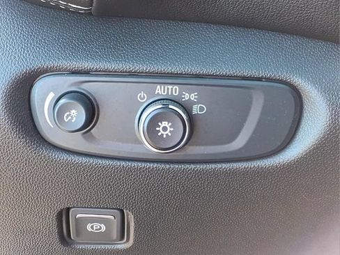 Used 2024 Chevrolet Blazer LT w/ Convenience Package FWD image 17