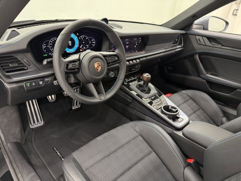 New 2026 Porsche 911 Carrera T RWD image 4