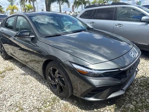 Used 2026 Hyundai Elantra Sport FWD image 3
