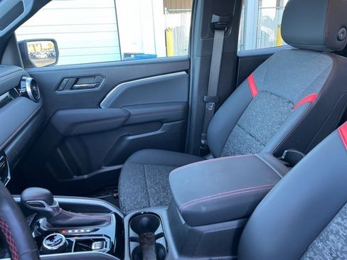 Used 2023 Chevrolet Colorado Z71 image 10