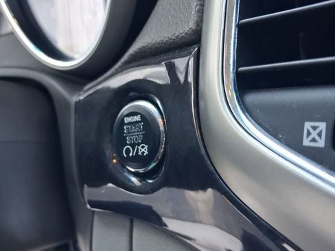 Used 2011 Jeep Grand Cherokee Laredo image 4