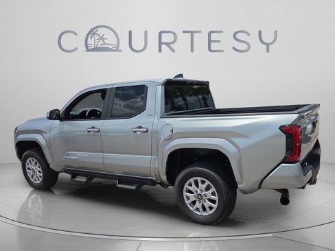 Certified 2026 Toyota Tacoma SR5 AWD/4WD image 3