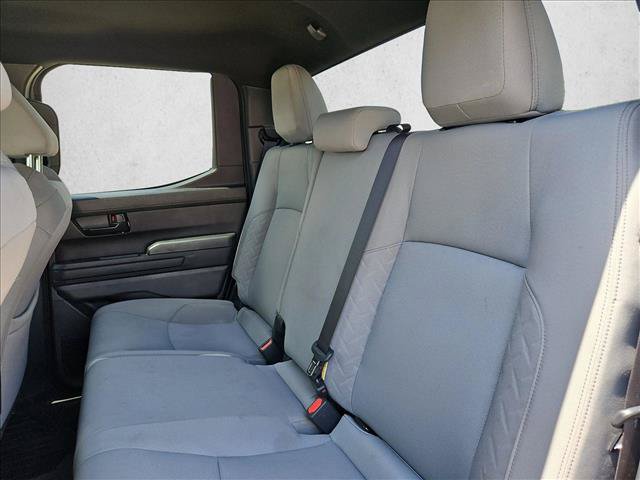 Used 2025 Toyota Tacoma SR5 AWD/4WD image 17