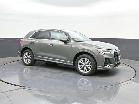 Used 2025 Audi Q3 2.0T Premium AWD/4WD image 17