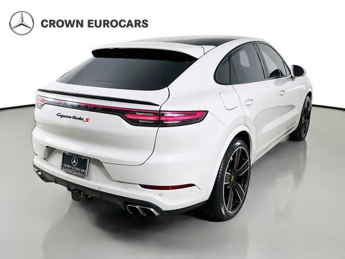 Certified 2020 Porsche Cayenne Turbo S AWD/4WD image 5
