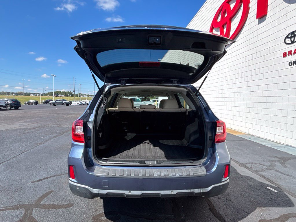 Used 2017 Subaru Outback 3.6R Limited AWD/4WD image 31