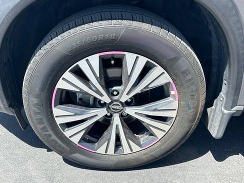Used 2022 Nissan Rogue SV AWD/4WD image 14