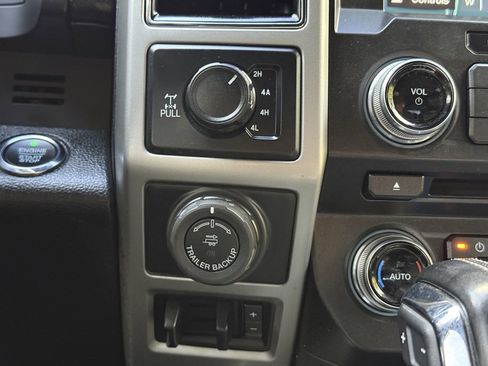 Used 2018 Ford F150 Lariat w/ Equipment Group 502A Luxury image 16