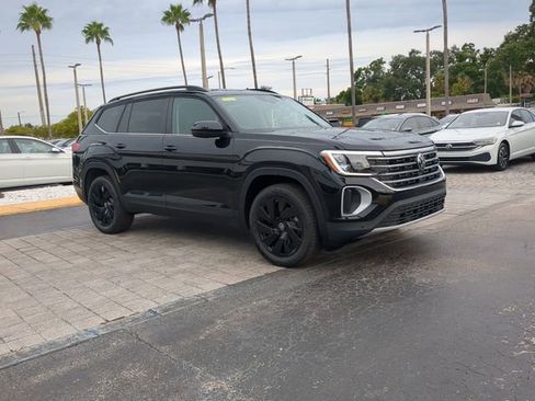 New 2026 Volkswagen Atlas SE image 2