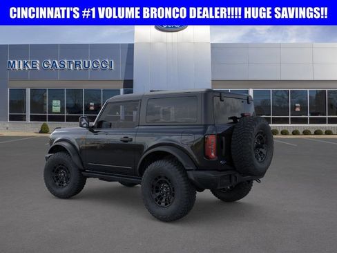 New 2026 Ford Bronco Badlands w/ Sasquatch Package AWD/4WD image 4