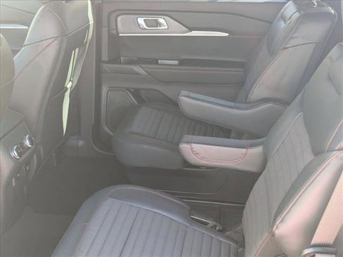 New 2026 Ford Explorer ST-Line w/ ST-Line Street Pack image 18