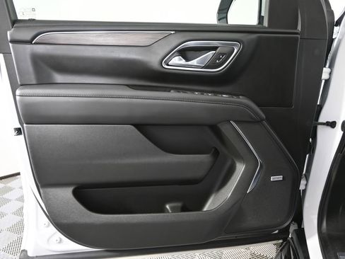 Used 2023 Chevrolet Suburban LT AWD/4WD image 19