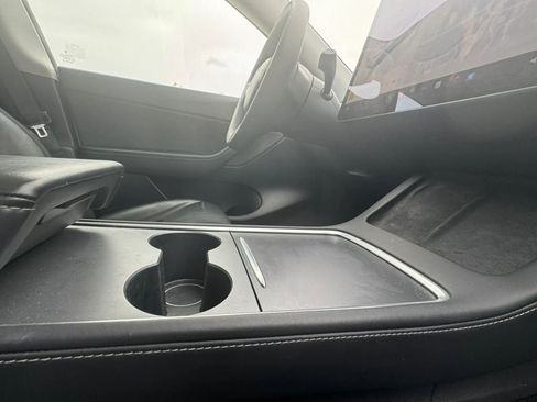 Used 2023 Tesla Model Y Long Range AWD/4WD image 28
