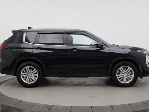 Used 2024 Mitsubishi Outlander ES FWD image 8