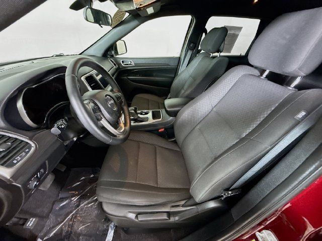 Used 2018 Jeep Grand Cherokee Laredo AWD/4WD image 19