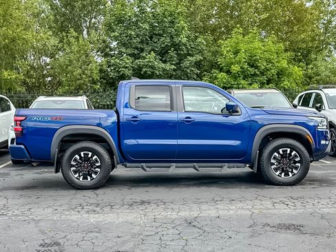 Used 2022 Nissan Frontier PRO-4X AWD/4WD image 2