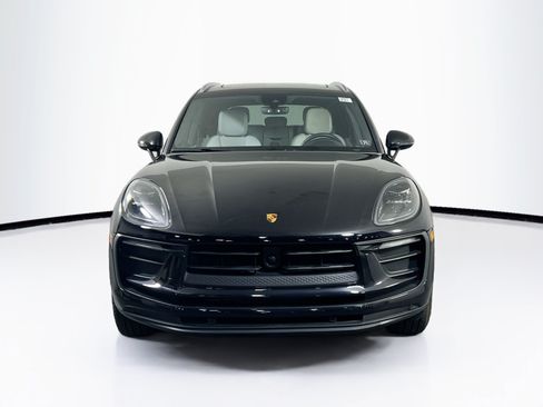 Used 2023 Porsche Macan AWD/4WD image 2