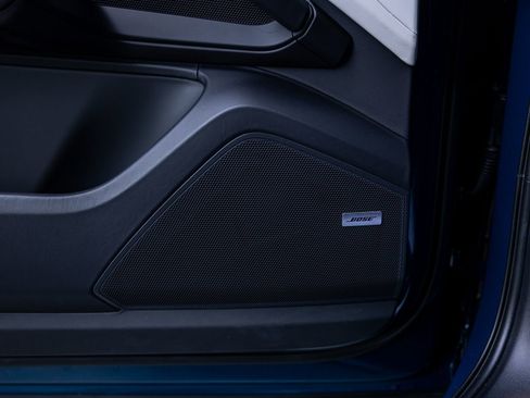 Certified 2025 Porsche Cayenne AWD/4WD image 47