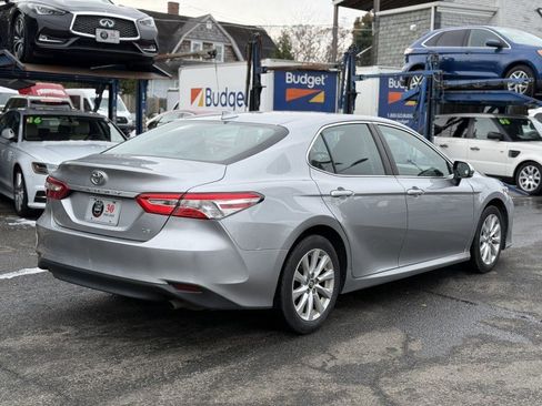 Used 2019 Toyota Camry LE image 4