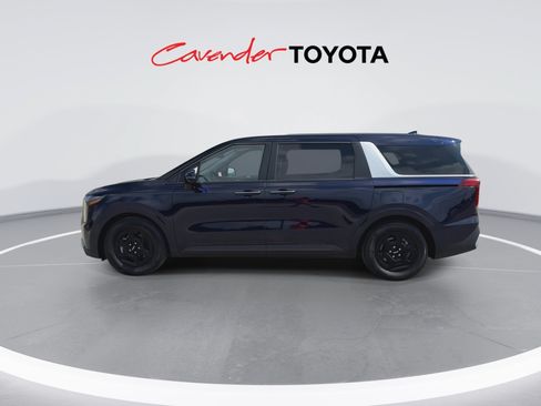 Used 2026 Kia Carnival FWD image 5