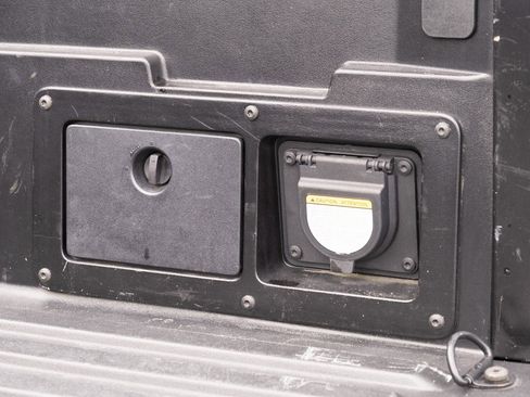 Used 2021 Toyota Tacoma TRD Off-Road image 25