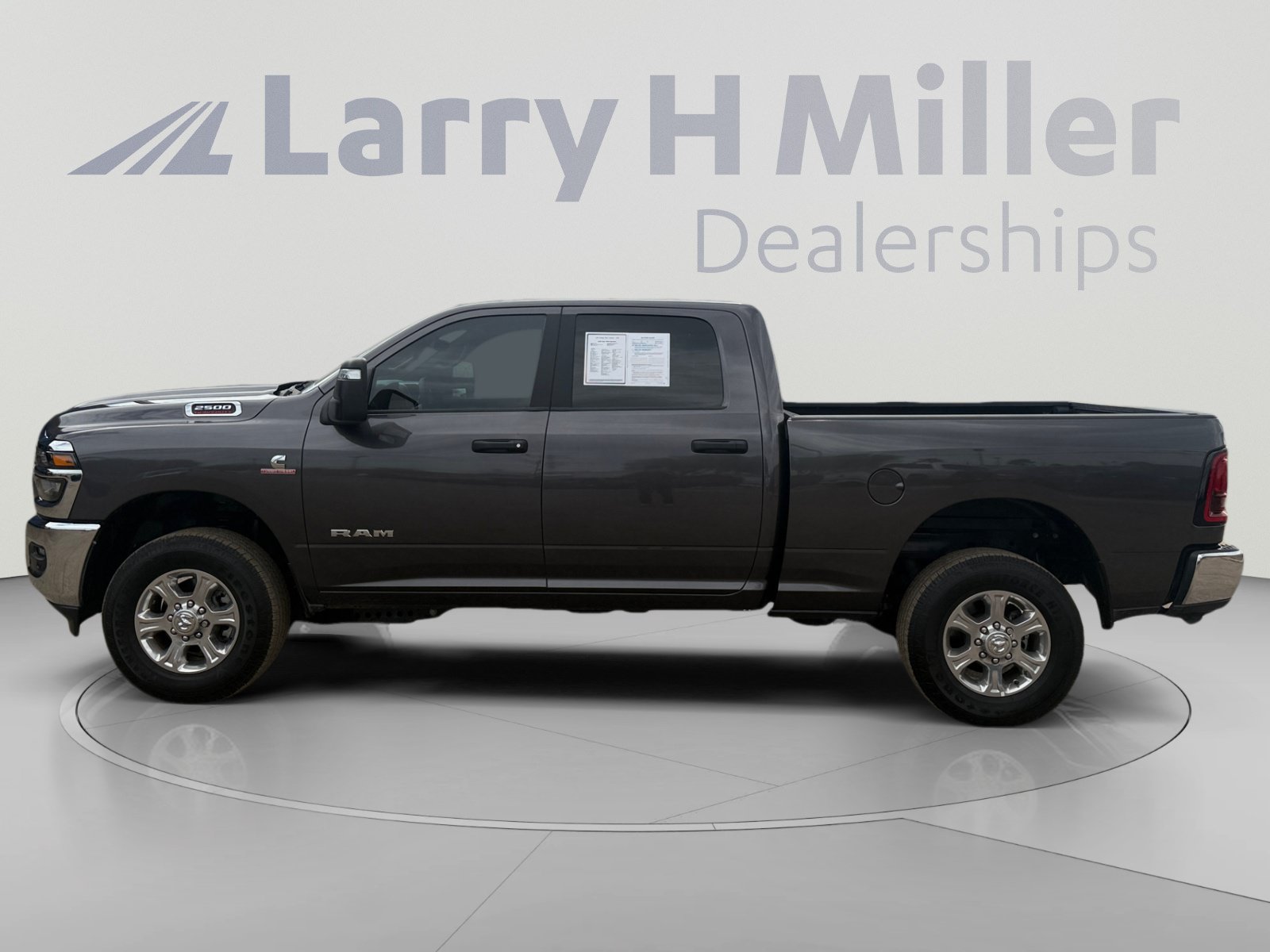 Used 2025 RAM 2500 Big Horn AWD/4WD image 2
