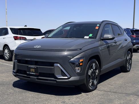 Used 2024 Hyundai Kona SEL FWD image 3