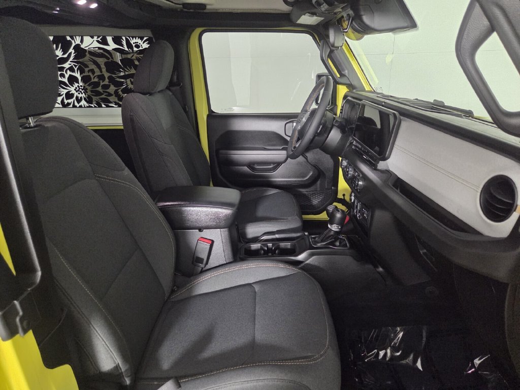 Used 2024 Jeep Wrangler Sport AWD/4WD image 29